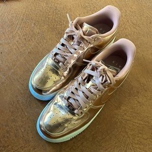 Nike AF1 Rose Gold CQ6566-900 size 9